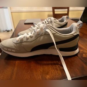 Puma Sneakers. Grey and white. Size 12